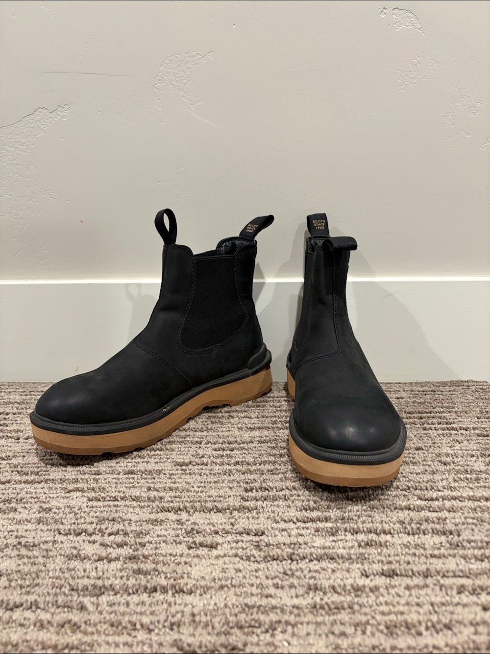 Sorel Black Chelsea Ankle Boots with Tan Gum Sole